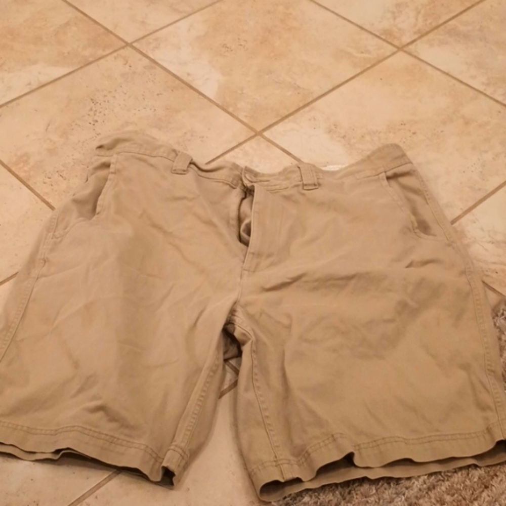 St John's Bay tan khaki shorts with comfort stretch size 42